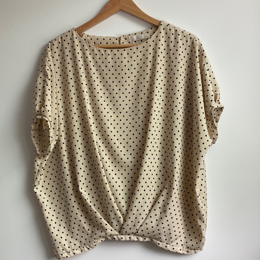 Any Sis by Kumikyoku Polka dot Top size medium